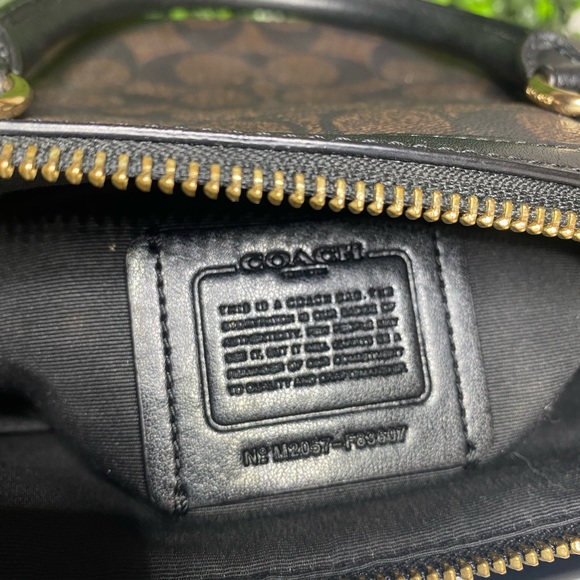 Coach small purse - Picture 3 of 6